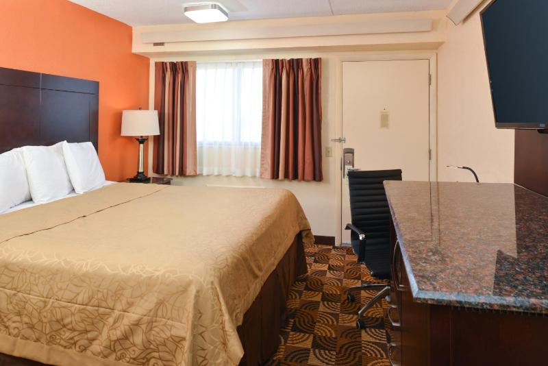 King Room - Non-Smoking image 3