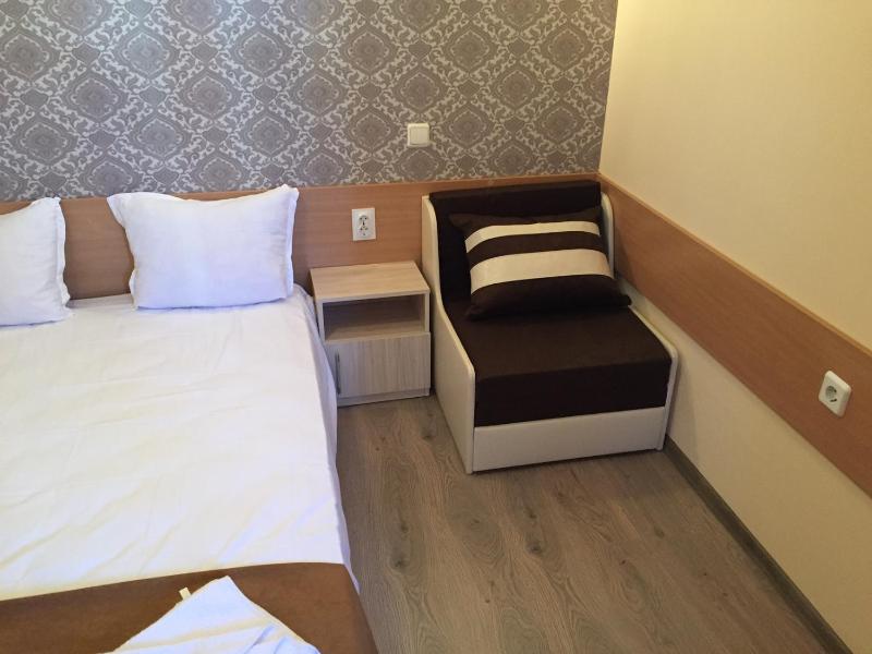 Double Room with Balcony (2 Adults + 1 Child) image 4