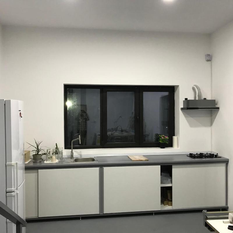 One-Bedroom Apartment image 2