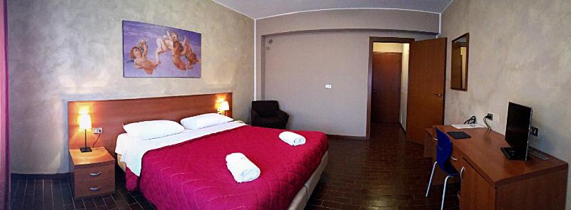 Double Room image 2