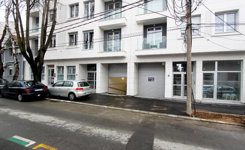 Apartment Iris - image 14