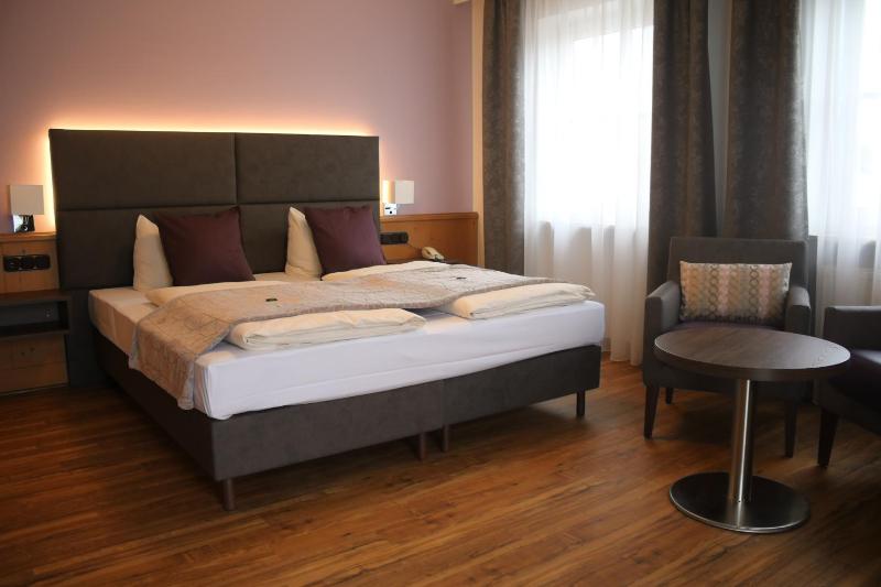 Double Room image 2