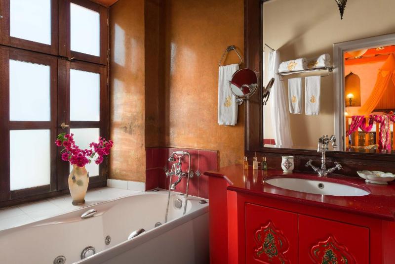 Superior Suite with Spa Bath and View to the Grand Master Palace image 2