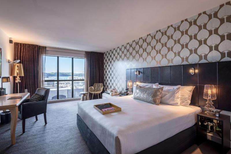 Studio Apartment King Harbour View image 1