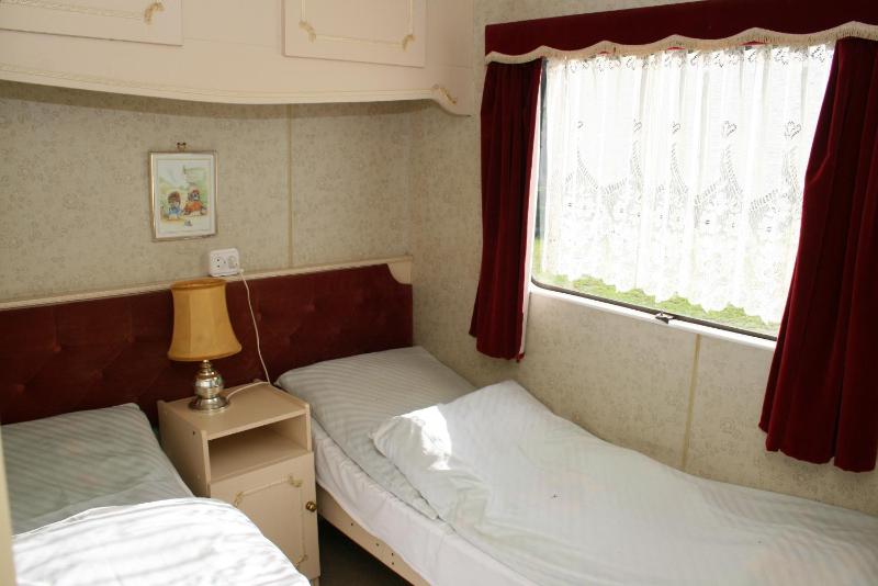 Bungalow (6 Adults) image 2