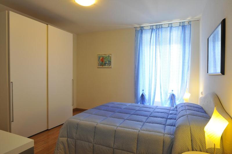 Two Connecting Rooms with Sea View image 4