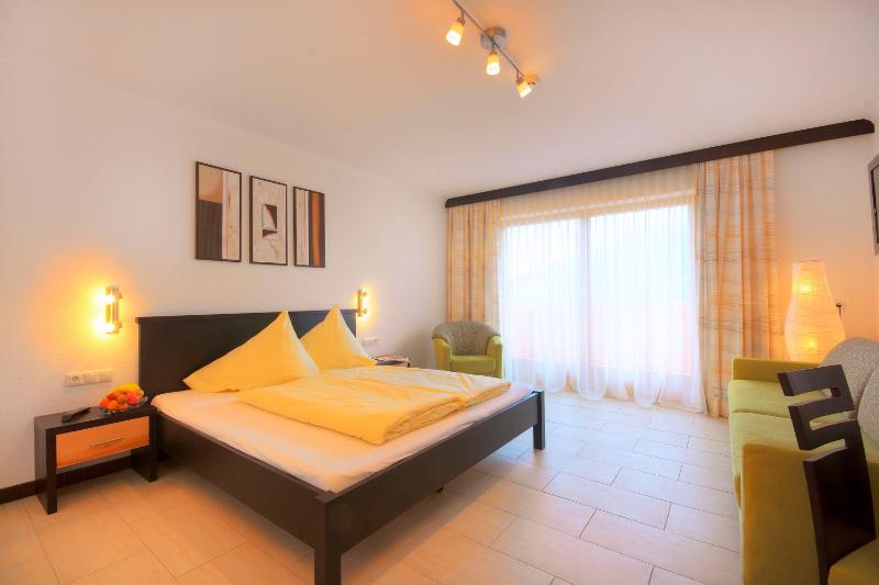 Comfort Double Room with Balcony image 2