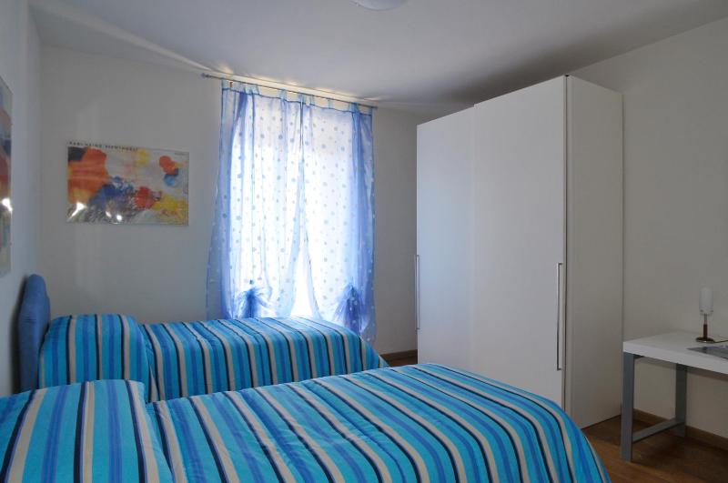 Two Connecting Rooms with Sea View image 3