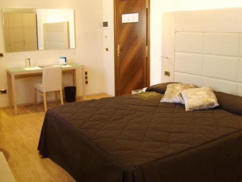 Comfort Double or Twin Room image 2