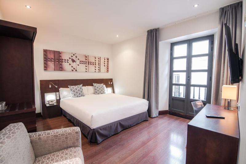 Double Room image 1