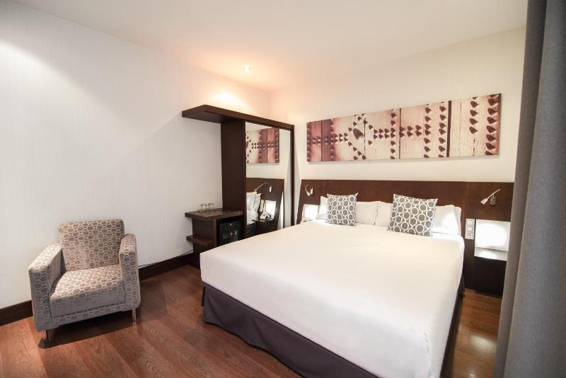 Double or Twin Room (1-2 Adults) image 3