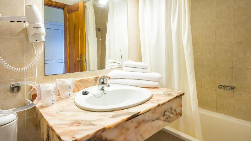 One-Bedroom Apartment (2 Adults) image 3