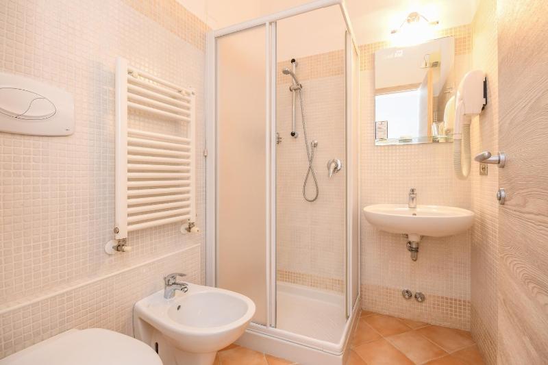 Single Room image 2