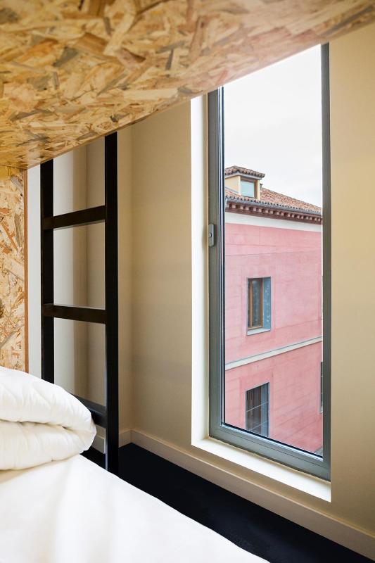 Family Room (2 Adults + 2 Children) image 2