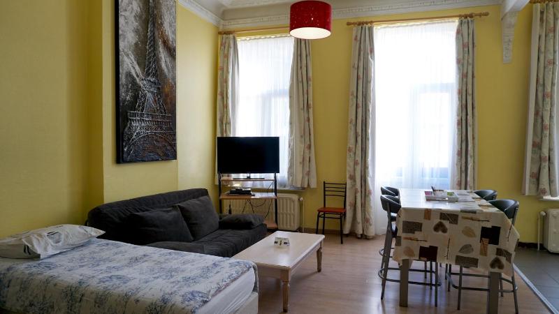 Apartment image 3