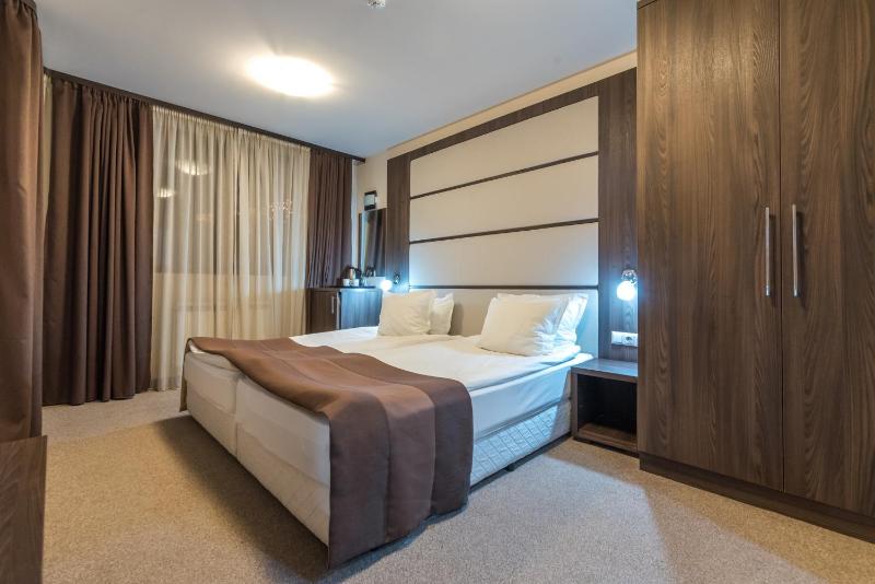 Deluxe Double Room with Balcony (2 Adults) image 1