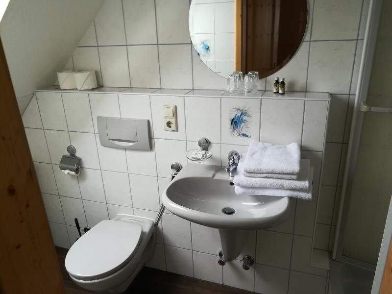 Double Room image 3