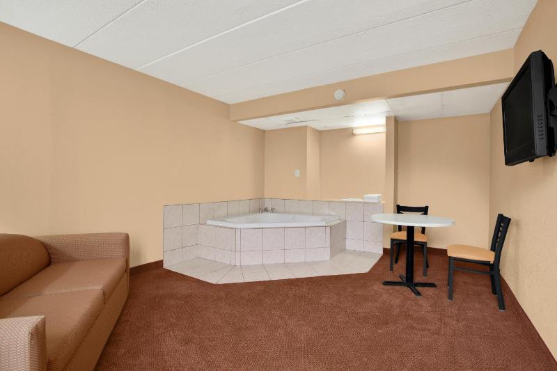 One-Bedroom Suite with Two Double Beds - Non-Smoking image 2