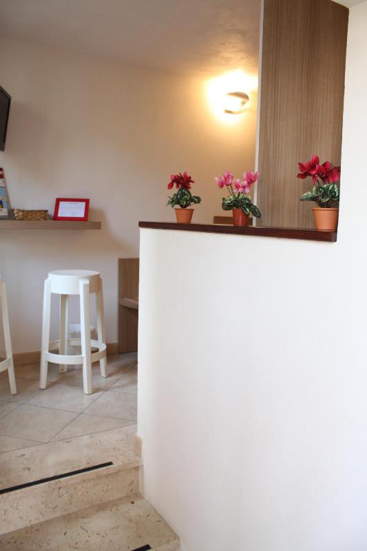 Small Double Room image 3