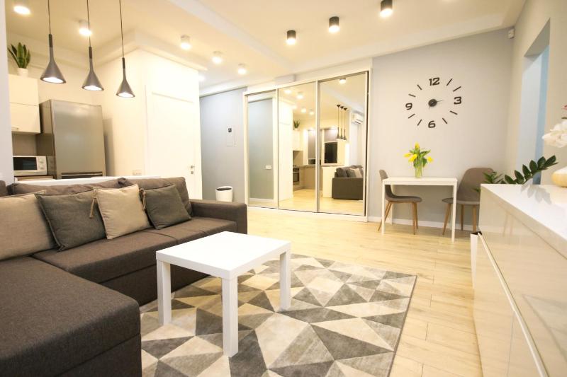 Inn Home Apartments - Ocean Plaza area - image 1