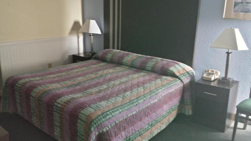 Oceanfront King with Balcony image 2