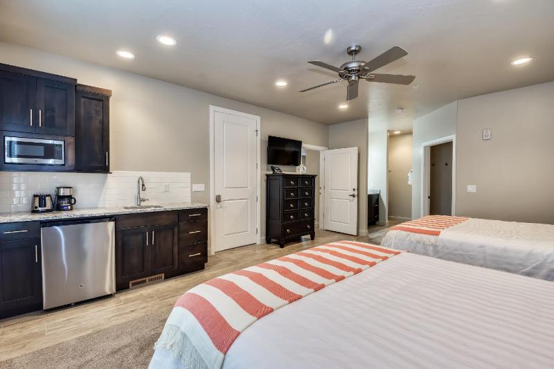 Two-Bedroom Apartment image 4