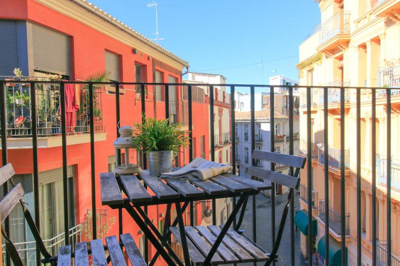 One Bedroom Apartment with Balcony image 2