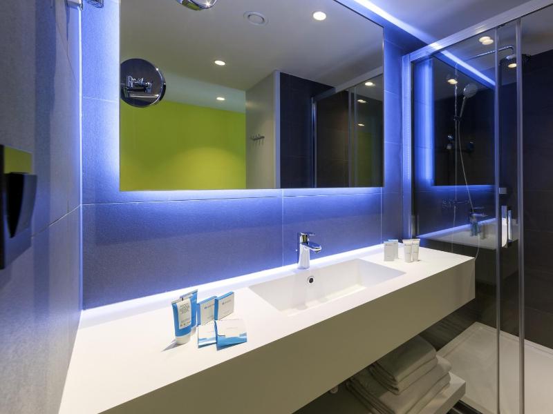 Superior Double Room with Balcony - Sea Side image 4