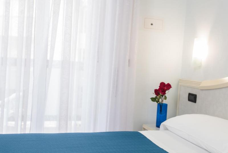 Single Room with Balcony image 4
