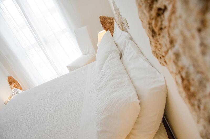 Double or Twin Room image 3