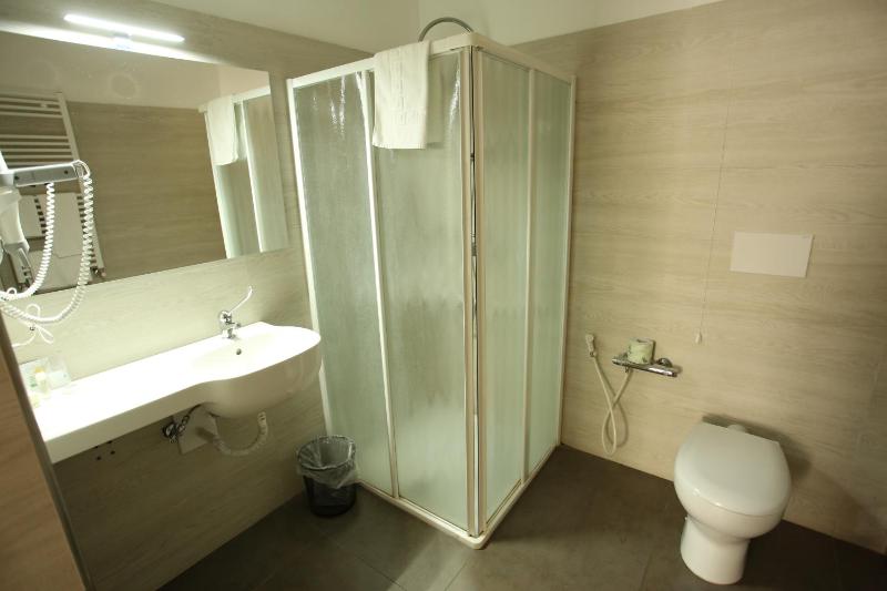 Deluxe Room image 4