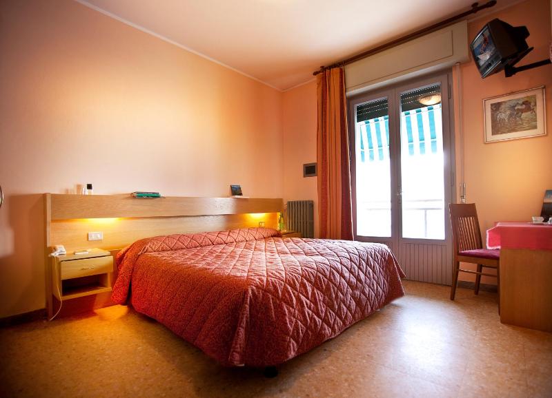 Double Room image 1