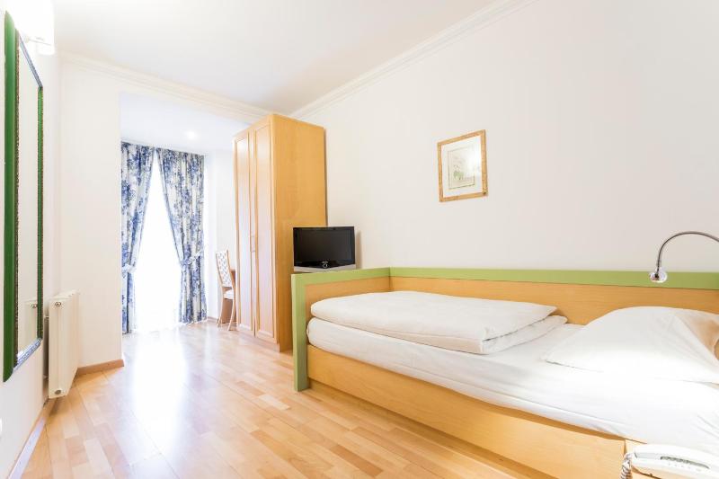Single Room image 1