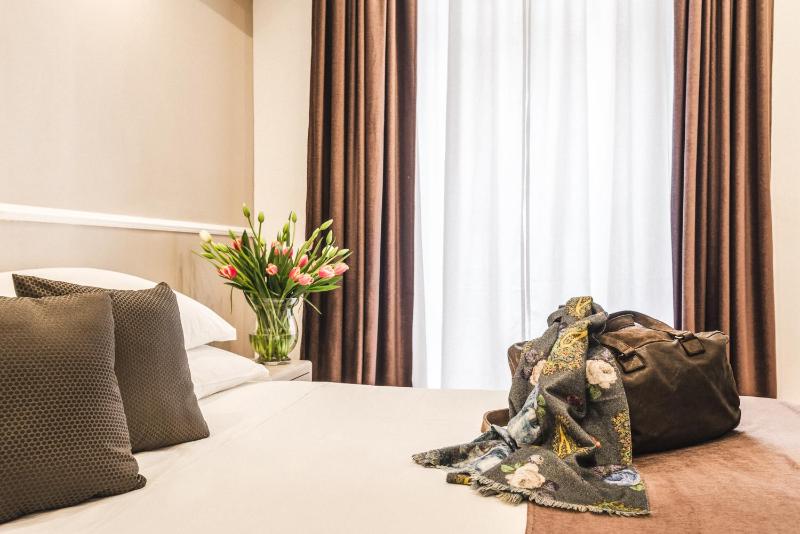 Superior Double Room with City View image 1