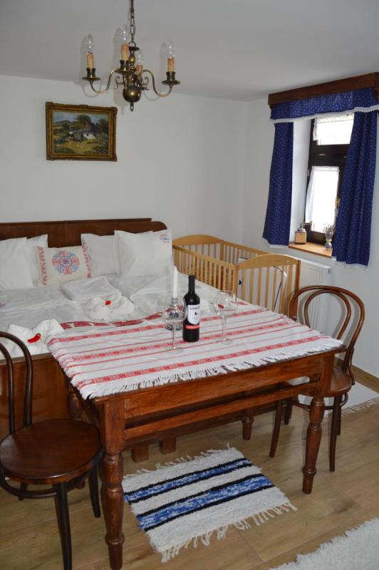Double or Twin Room image 4