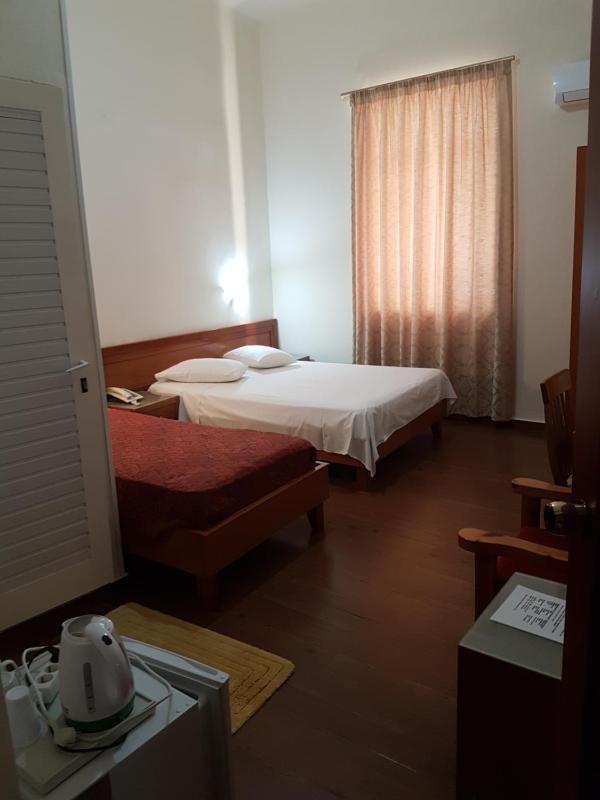 Double Room image 2