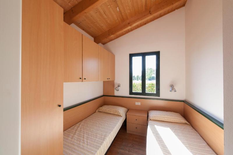 Bungalow image 3