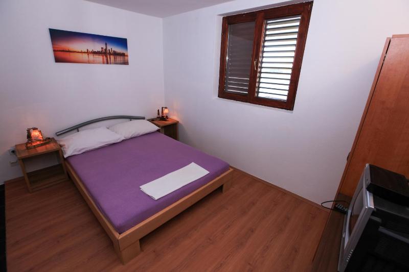 Studio Apartment image 2