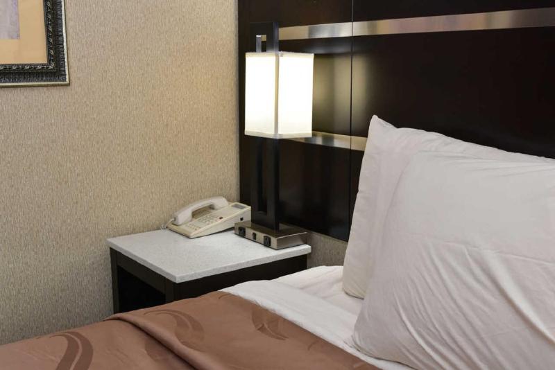 King Room - Non-Smoking image 2
