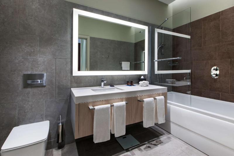 Twin Suite with Sea View image 4