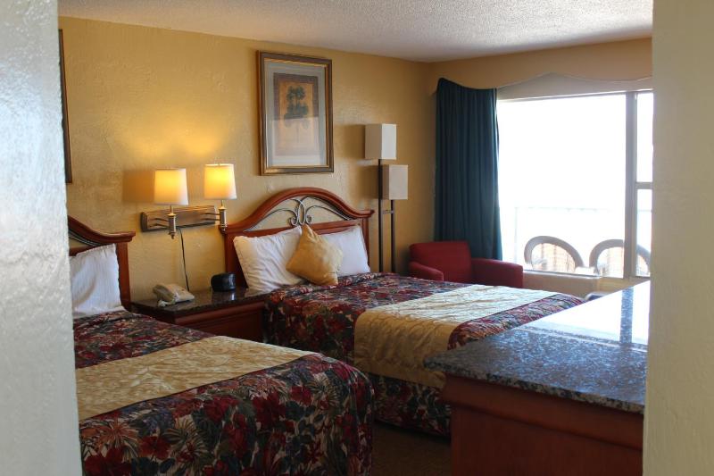 Double Room with Two Double Beds image 2