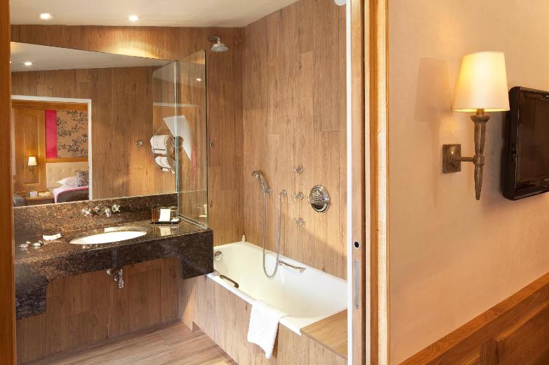 Executive Room image 3