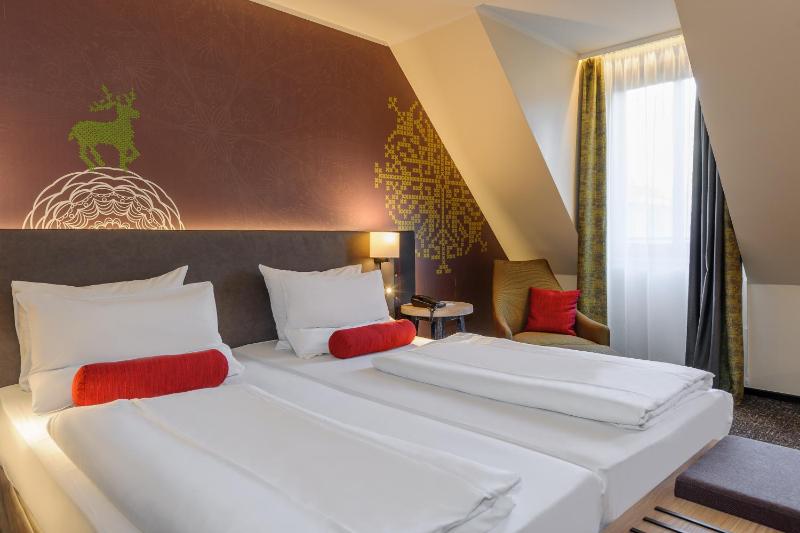 Superior Twin Room image 2