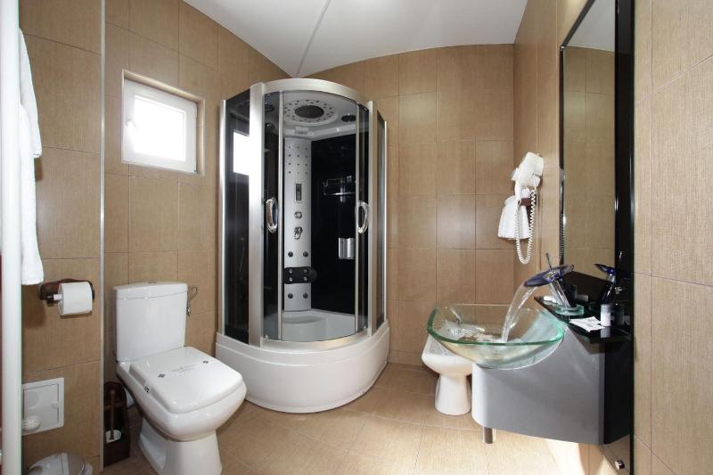 Double Room image 2