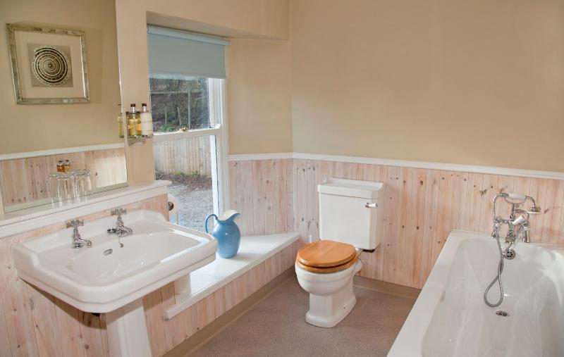 Superior Double Room 5 image 3