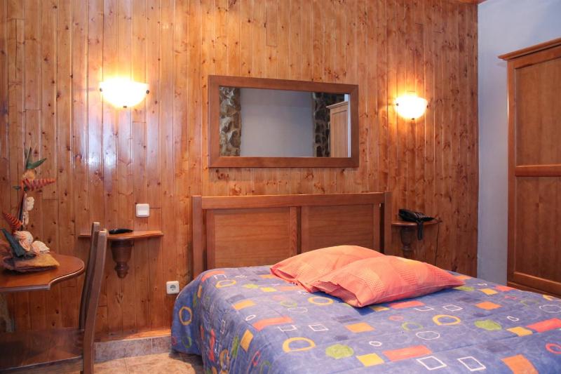 Double or Twin Room image 4