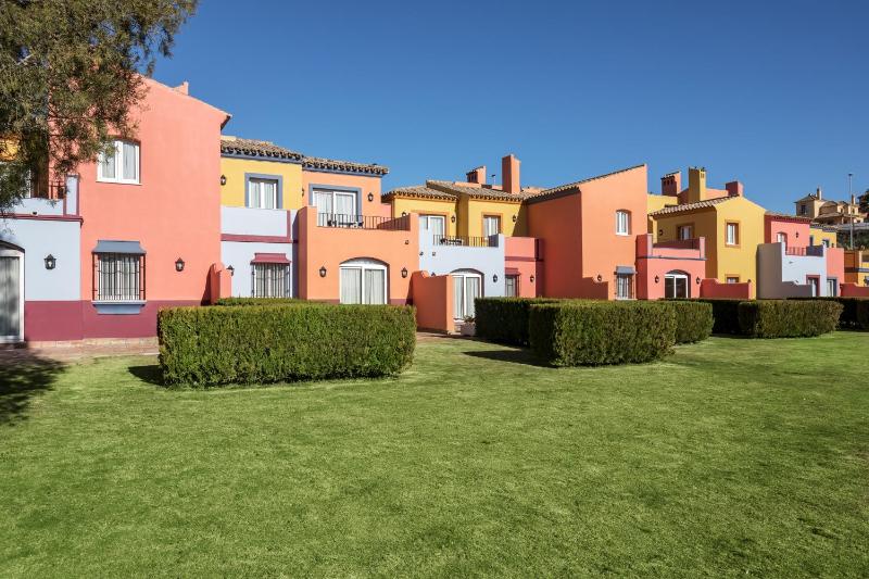 One-Bedroom Villa (2 adults + 1 child) image 3