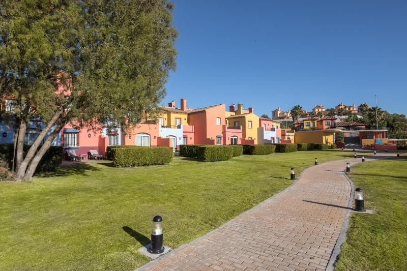 One-Bedroom Villa (2 adults + 1 child) image 4