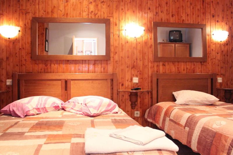 Triple Room with Private Bathroom image 2