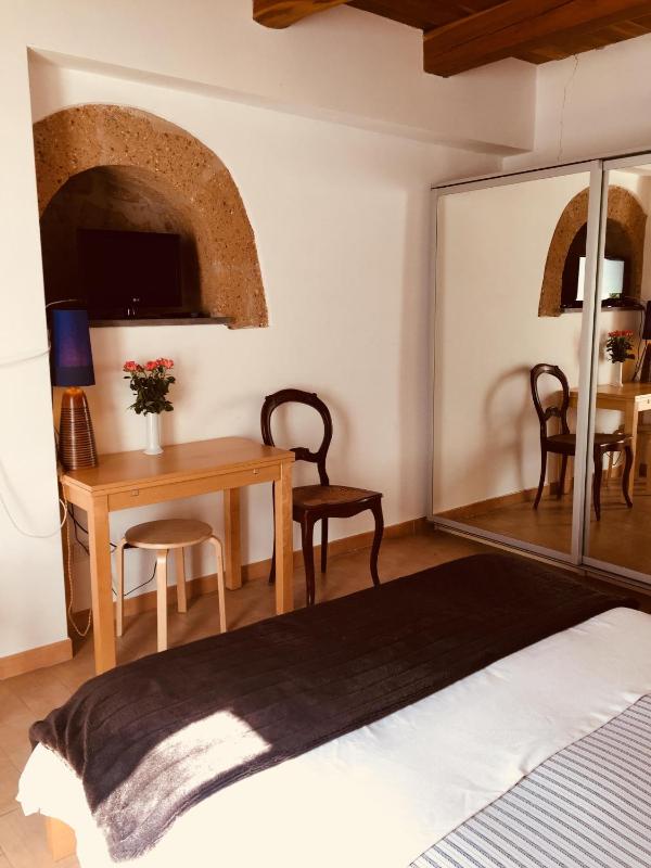 Double Room image 2